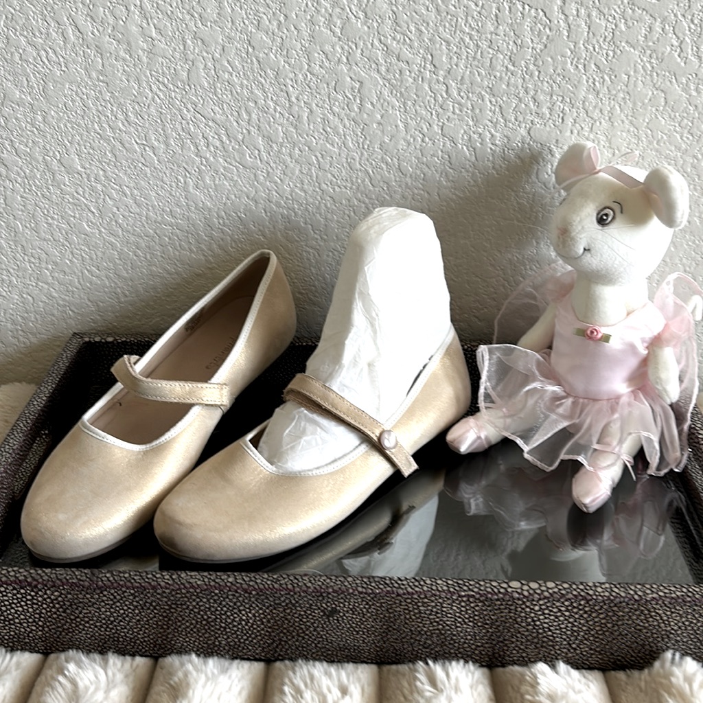Elegant Girl Dress Up Shoes. Real Leather, Glitter Gold Color.
